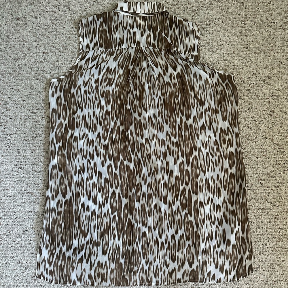Chico’s Sheer Sleeveless Top Leopard Print Chico’s Size 2 - Picture 6 of 9